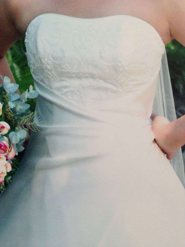 Ivory lace-up Wedding Dress(Size 8-10)/with veil