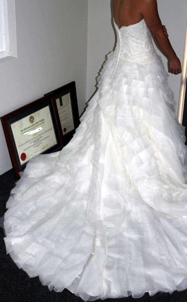 NEW Stunning Wedding Dress