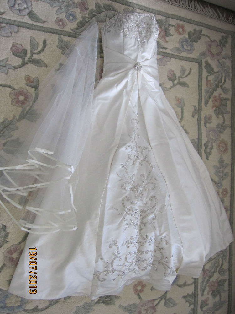 Near New wedding dress