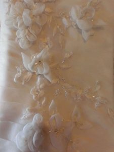 GORGEOUS STRAPLESS ORGANZA OVERLAY DRESS