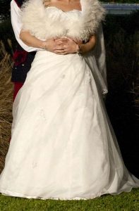 GORGEOUS STRAPLESS ORGANZA OVERLAY DRESS