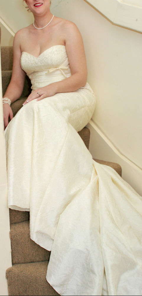 W1 Pronovias Ivory Wedding Dress