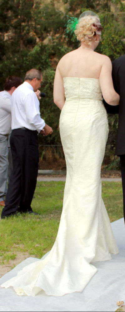 W1 Pronovias Ivory Wedding Dress