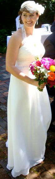 Size 12 – Beautiful Layered Chiffon Peter Trends Wedding Dress with Lace Vintage Halter Neck