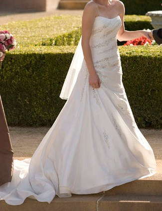 Maggie Sottero “Rachelle” Size 6 Ivory Wedding Dress