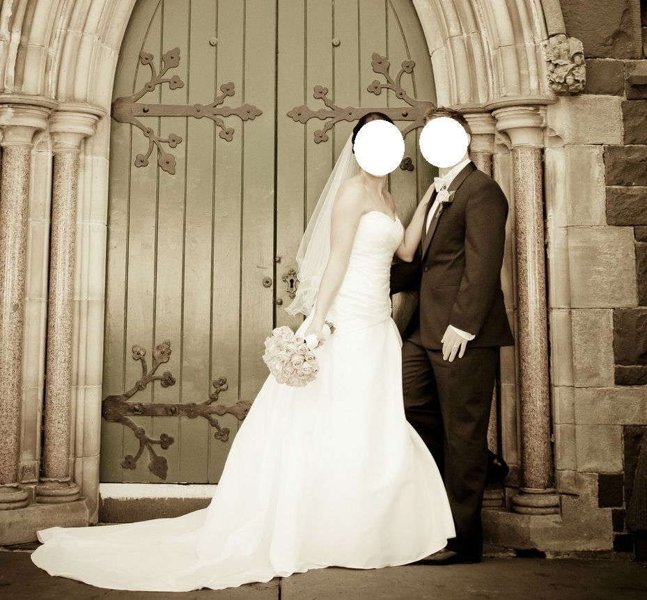 Strapless A-line wedding dress size 10-12 – sweetheart neckline and train