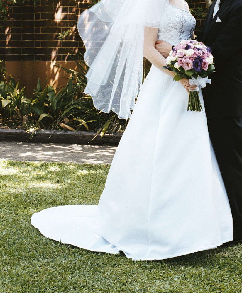 Gorgeous White and Silver Wedding dress size 8-10, worn once.