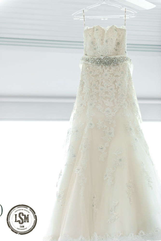 Maggie Sottero – Ivory Sweetheart Fit to Flare