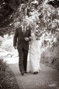 Stunning designer wedding gown size 6-8