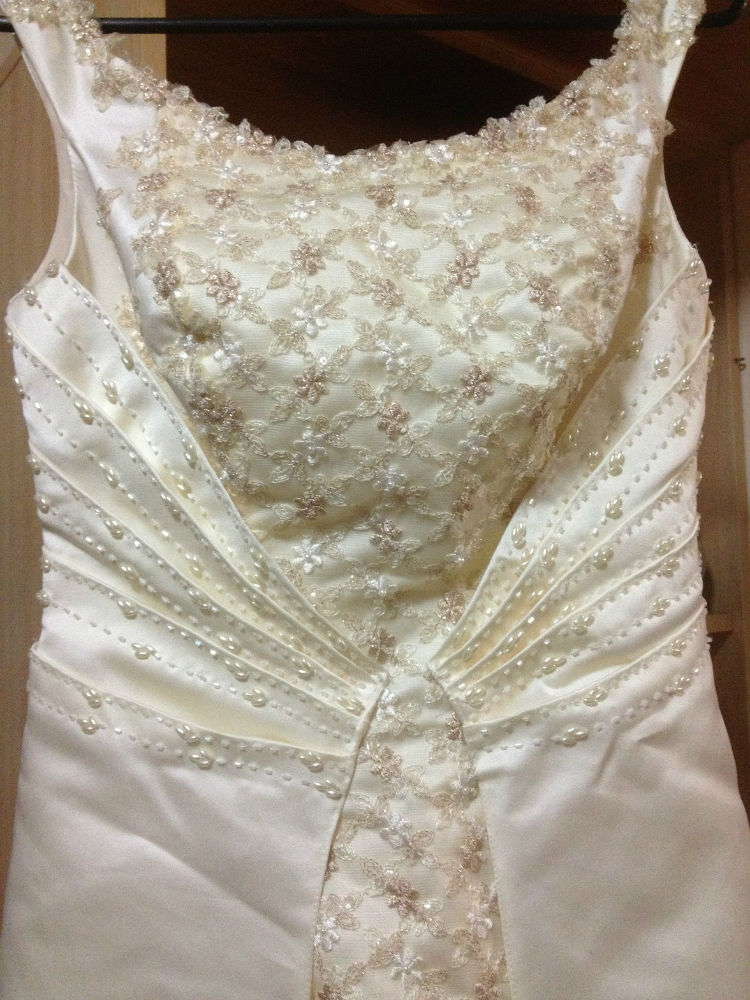 Brand new wedding dresses closing down sale (size 4)