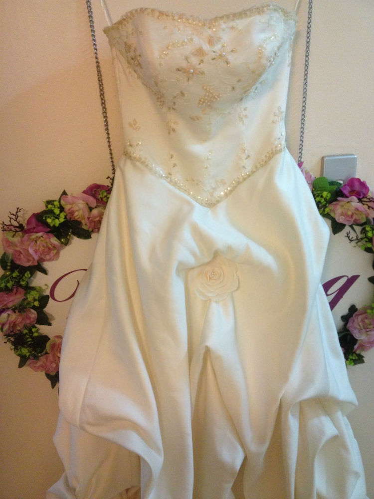 Brand new wedding dresses closing down sale (size 4)