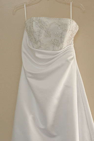 Wedding Dress & Accessories: must sell!!