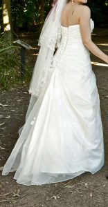 GORGEOUS STRAPLESS ORGANZA OVERLAY DRESS