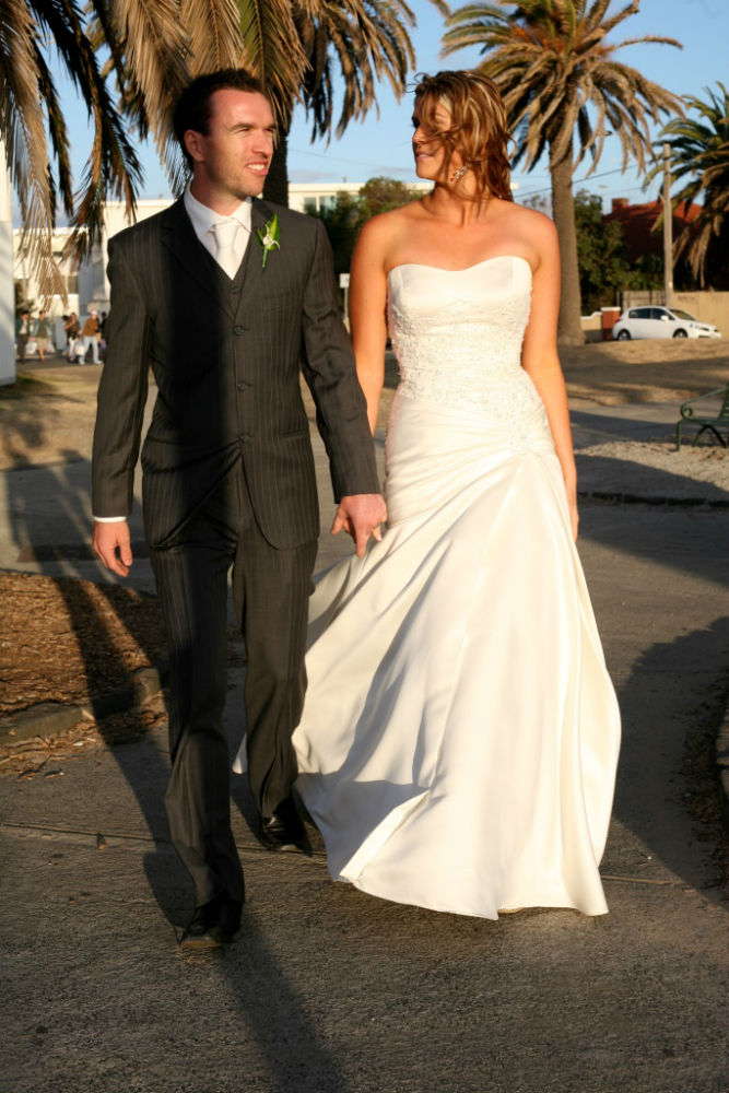 Beautiful gown taken in to a 12- hoop and veil included!
