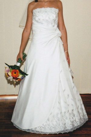 Wedding Dress with Veil and Accessories