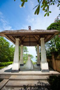 instructions on how to sell wedding dress
